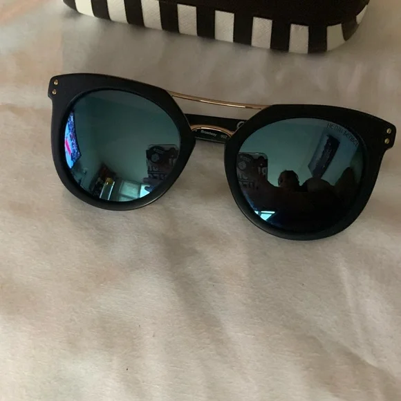 henri bendel | Accessories | Sun Glasses | Poshmark display picture 2